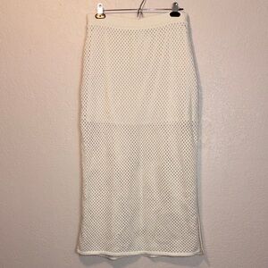 Wear color of the year: Off white Knit Skirt Size M